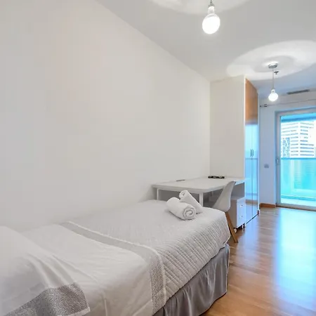 Plaza Europa Fira Gran Via Apartment *